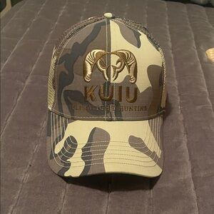 KUIU Camo Hat with Ram Design